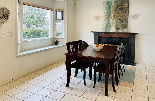 Hastings Casa | Sunny & Spacious 4 bedroom 3 full baths & fireplace Gem in Vancouver