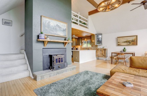 Willow Street Casa | Sunny & Spacious A-Frame with Private Pool and Panoramic Amish Country Views