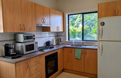 Allambie Heights Apartamento | Sunny Spacious Suite with Pool + Spa - close to Manly Beach