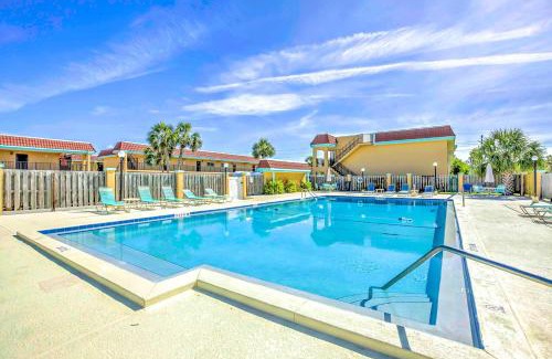 Crescent Beach Apartamento | Sunny St Augustine Condo with Community Pool!