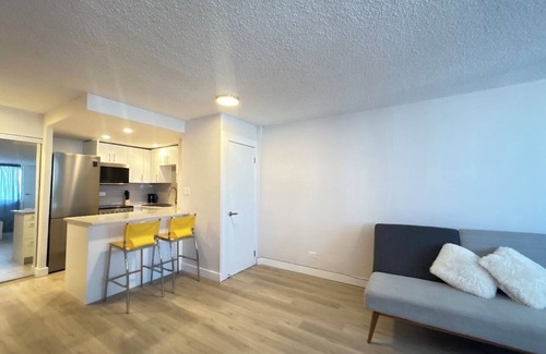 Shaughnessy Village Apartamento | Sunny stay Downtown Montreal-Fast wifi/2min from metro!