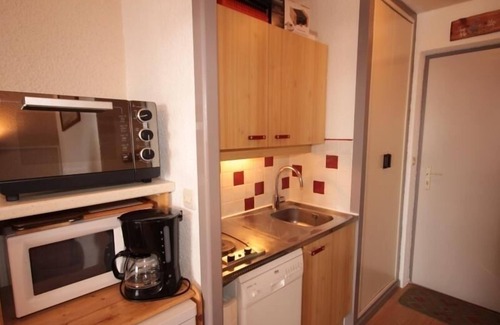 Les Saisies Apartamento | Estudio soleado, equipado con balcón en el corazón de Les Saisies, se aceptan mascotas