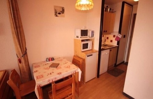 Les Saisies Apartamento | Estudio soleado, equipado con balcón en el corazón de Les Saisies, se aceptan mascotas
