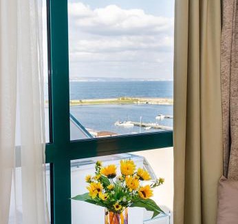 Golden Sands Apartamento | Sunny Studio in Hotel Berlin, Steps from the Beach! by Flat Mаnager
