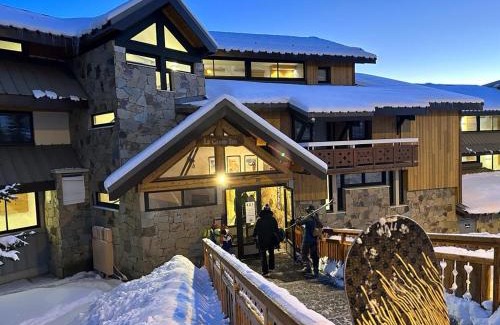 Eclose-Est Apartamento | Sunny studio Mountain View balcony Alpe d Huez Studio ensoleillé balcon vue montagne