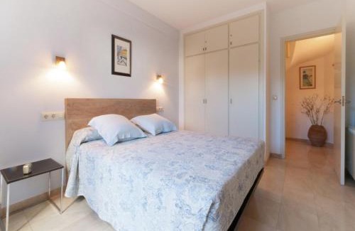 L'Escala Casa | Sunny Terrace Near Beach