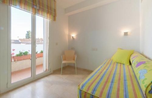 L'Escala Casa | Sunny Terrace Near Beach