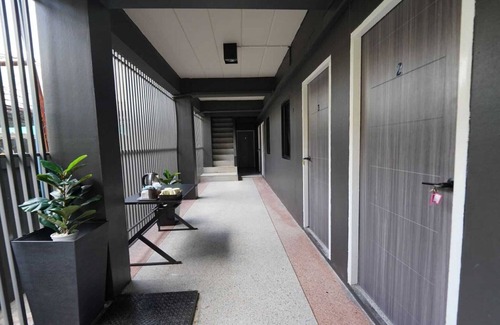 Samsen Nok Casa | Escapada soleada con| moderna en Bangkok