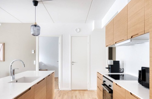 Frederiksberg Apartamento | Sunny Valby 2BR w/ W/D, Office & Storage, nr Spinderiet, by Blueground