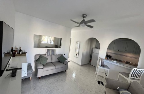 San Miguel de Salinas Apartamento | Sunny Villamartin apartment - 10 minutes walk from golf and plaza