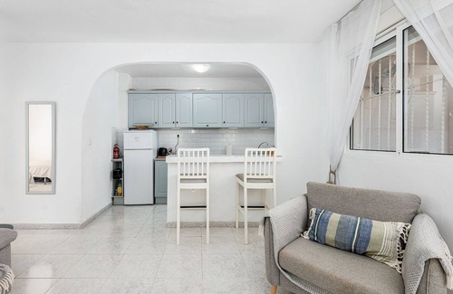 San Miguel de Salinas Apartamento | Sunny Villamartin apartment - 10 minutes walk from golf and plaza
