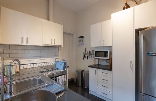 Newtown Casa | Sunny & Vibrant home in prime Newtown location