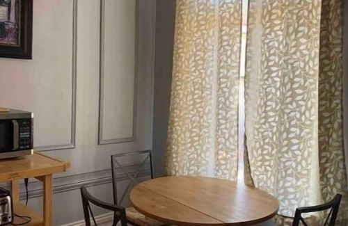 Hollowville Condominio | Sunny Victorian Studio in Pacific Heights