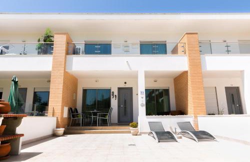 Mosqueira Apartamento | Sunny villa facing the swimming pool