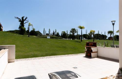 Mosqueira Apartamento | Sunny villa facing the swimming pool