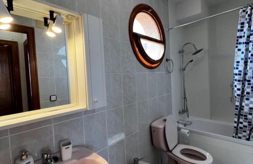 Los Arenales del Sol Casa | Sunny Villa Few Minutes Walk from beach