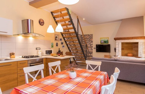 Valdebek Casa | Villa soleada con piscina privada y WiFi