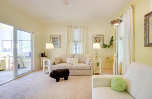 Summer Village Casa | Sunny Wells Cottage - 1 Mi to Moody Beach!