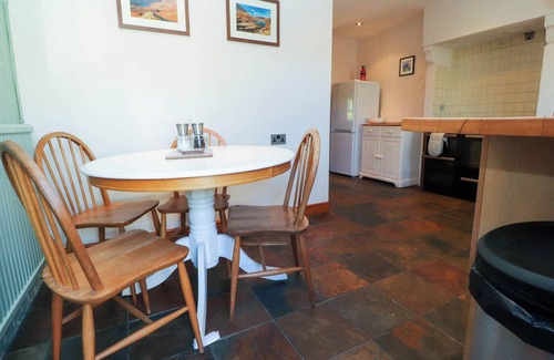 Fourstones Near Bentham Cabaña | SUNNYBROOK COTTAGE, pet friendly in Bentham, Yorkshire