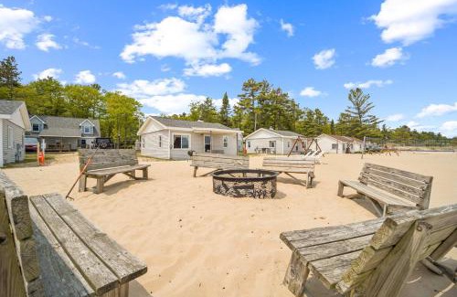 Greenbush Apartamento | Sunnyside 3BR 1BA Relaxing Lakefront Retreat