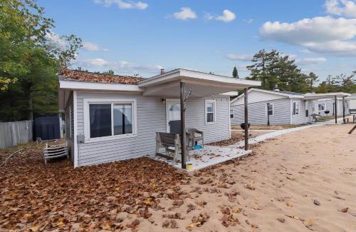 Greenbush Apartamento | Sunnyside Combined 12BR 5BA Lakefront Retreat