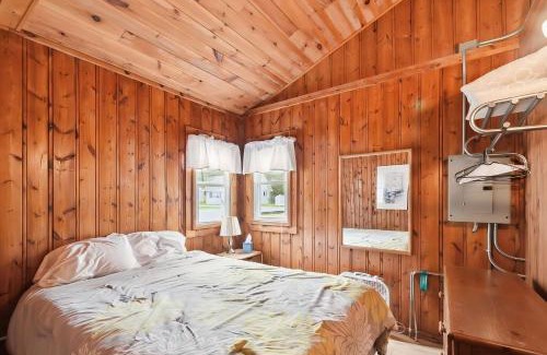 Greenbush Apartamento | Sunnyside Combined 12BR 5BA Lakefront Retreat