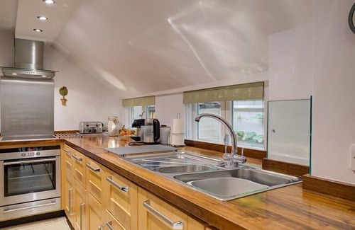 Bampton Cabaña | CASA EN SOL, con fuego abierto en Bampton, Oxfordshire, Ref 988662