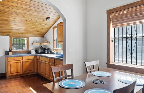 Cockburn Town Casa | Sunnyside Cottage