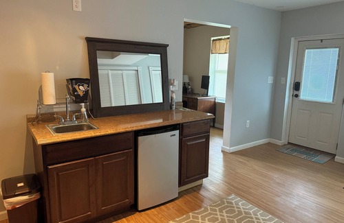 Conneaut Lakeshore Casa | Sunnyside Lake Home at Conneaut Lake