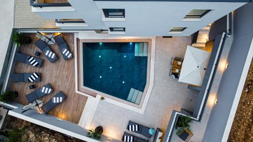 Brela Apartamento | SunnySide luxury suites with free parking and swimming pool