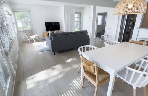 Stoughton Casa | "Sunnyside & Magnolia", A peaceful lakeside getaway - Under New Mgmt in 2025!
