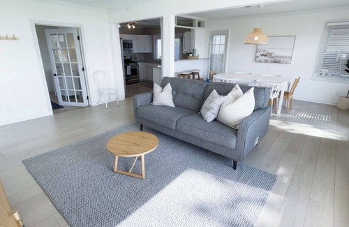 Stoughton Casa | "Sunnyside & Magnolia", A peaceful lakeside getaway - Under New Mgmt in 2025!