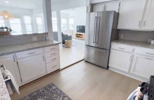 Stoughton Casa | "Sunnyside & Magnolia", A peaceful lakeside getaway - Under New Mgmt in 2025!