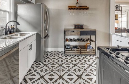Sunnyside Casa | Sunnyside Oasis: 2BD Home plus 1BD Carriage Home