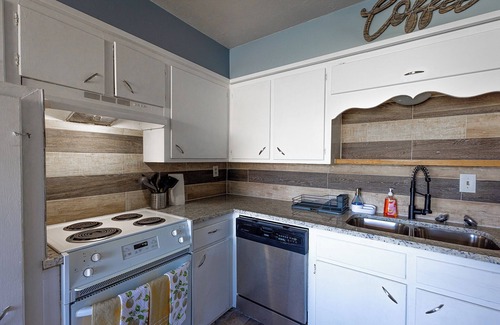 Sherman Casa | Sunnyside Sherman Duplex