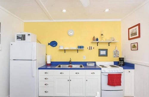 Colonial Beach Cabaña | Sunnyside Up - Small Dog Friendly Waterfront Cottage