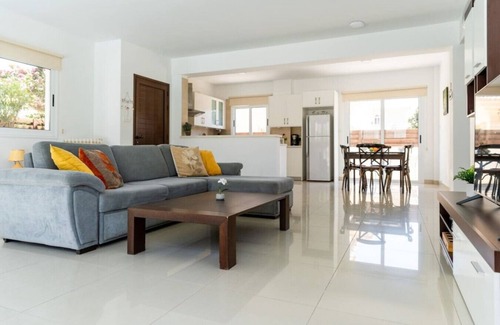 Kapparis Villa | SunnyVillas: 3BR Family Villa ☆Pool☆Walk to Beach
