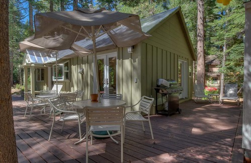 Tahoma Cabina | Sunnywood: 1 BR, 1 BA Cabaña / Bungalow en Tahoma, Capacidad 4