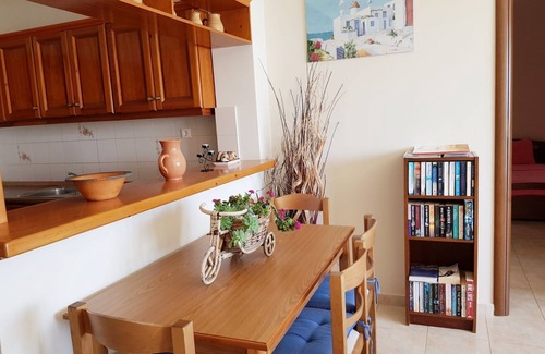 Kefalari Apartamento | Sunrise 5 Apartment - Beautifully Located Air Conditioned 3 Bedroom Above Beach