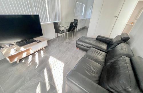 Surfers Paradise Apartamento | Sunrise Apt 1 - Spacious 2BR - Ground Floor Retreat