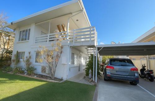 Surfers Paradise Apartamento | Sunrise Apt 3 - Bright 1BR - Upstairs - Pool View