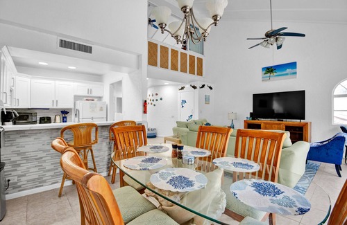 Paradise Island Villa | Sunrise Beach Resort - Ocean Blue Villa Paradise Island