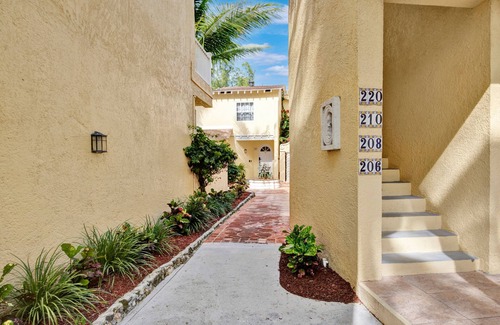 Paradise Island Villa | Sunrise Beach Resort - Ocean Blue Villa Paradise Island