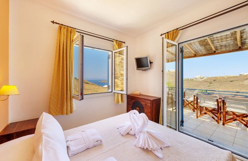 Azolimnos Casa | Sunrise Beach Suites