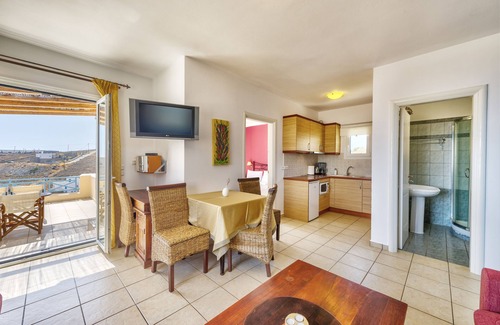Azolimnos Casa | Sunrise Beach Suites
