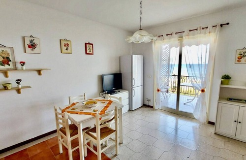 Ali Terme Apartamento | Sunrise by the Sea Apartments