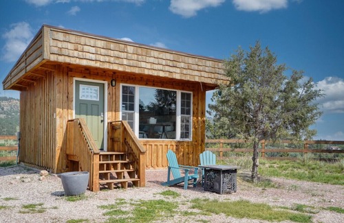 Hot Springs Cabina | Sunrise Cabin at Highland Meadows - King Bed and Views