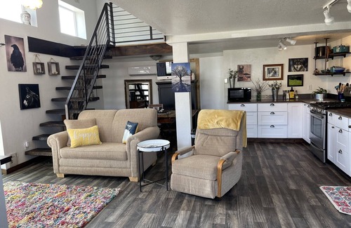 Mancos Casa | Sunrise Casita pet friendly 2 bedroom 1 bath full kitchen