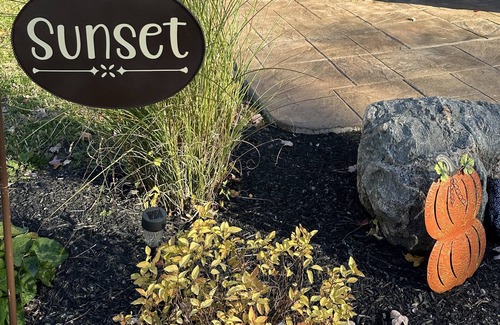 Sylvan Beach Cabina | Sunrise Cottage-A blissful beach getaway!