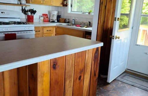 Eagle Harbor Cabaña | Sunrise Cove Cottage: Summer Bliss Awaits - Swim, Hike & Explore on Lake Superior